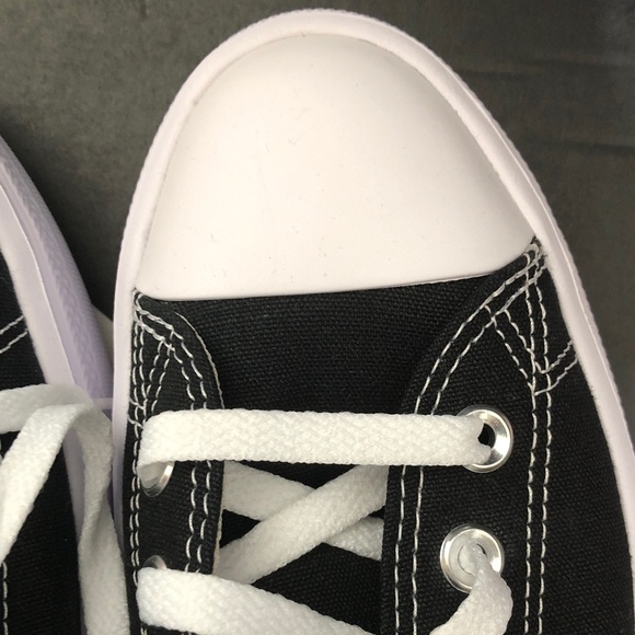 Converse Classic 2” Platform Black and White High-Tops Women’s 9.5 lg NWOT - Picture 14 of 15